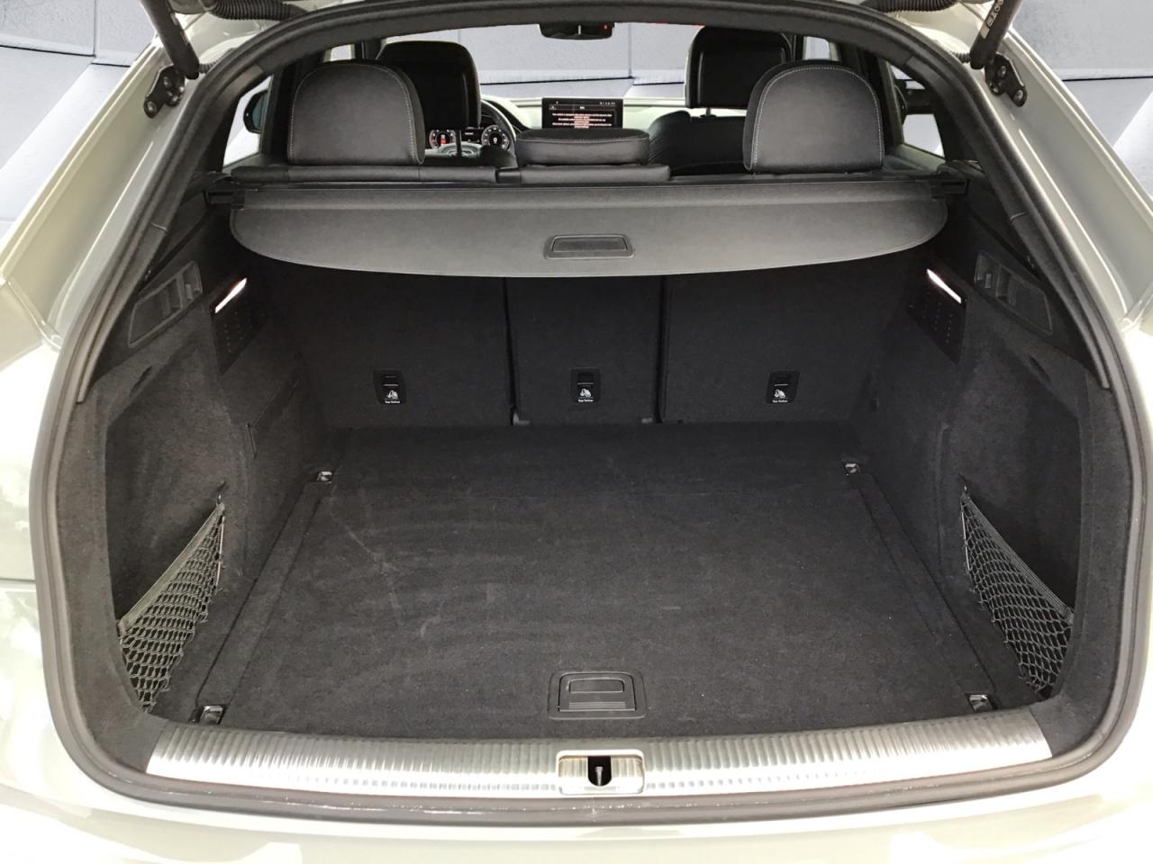 2022 Audi Q5 Sportback 2.0T Progressiv + S-Line Bk Pkg | 20" Wheels Photo