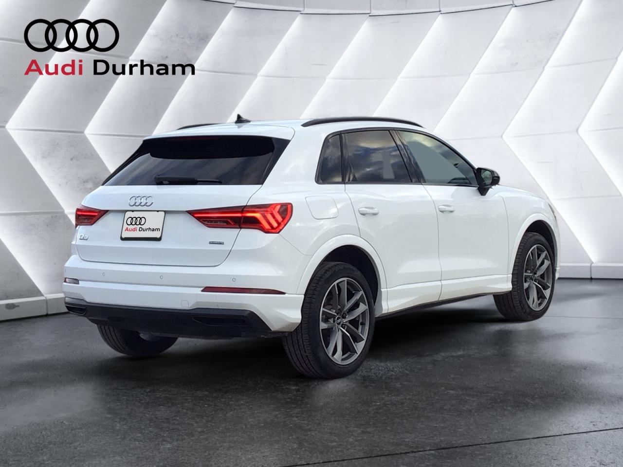 2022 Audi Q3 2.0T Komfort + Vorsprung Edition Pkg Photo4