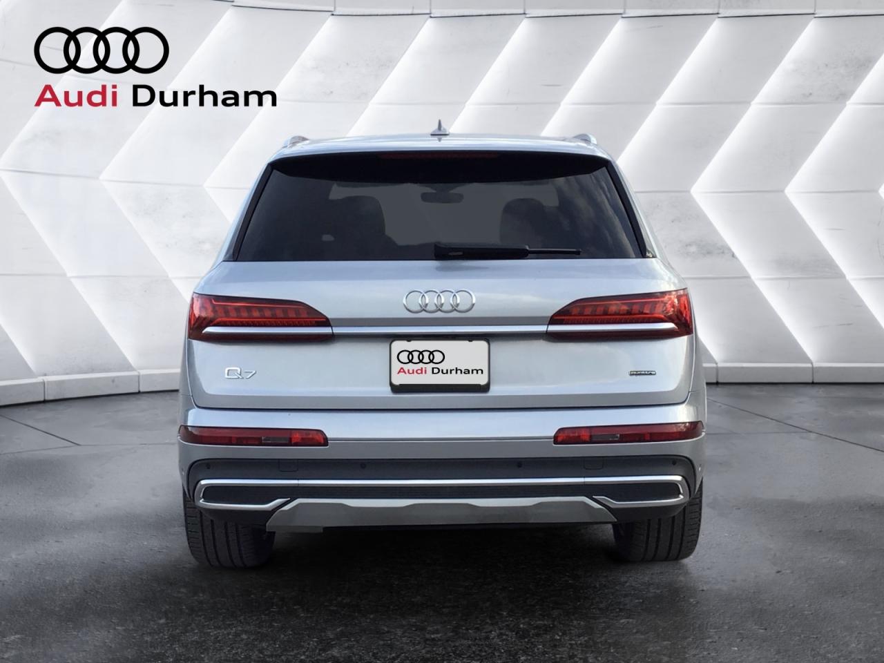 2021 Audi Q7 2.0T Progressiv + Audi Phonebox Wireless Charger Photo3