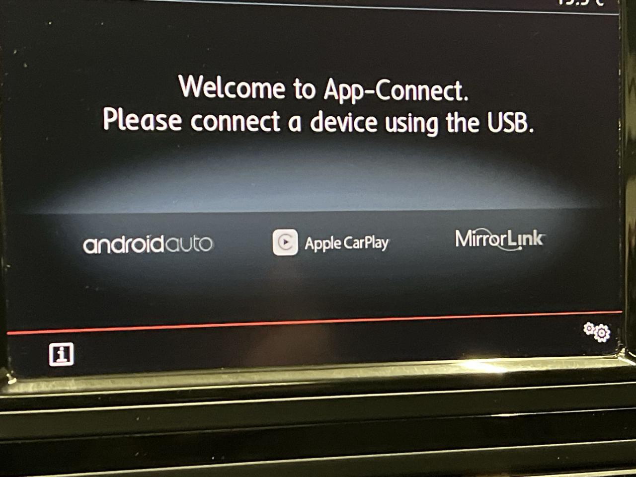 2017 Volkswagen Jetta WOLFSBURG | SUNROOF |HTD SEATS |CARPLAY | REAR CAM Photo