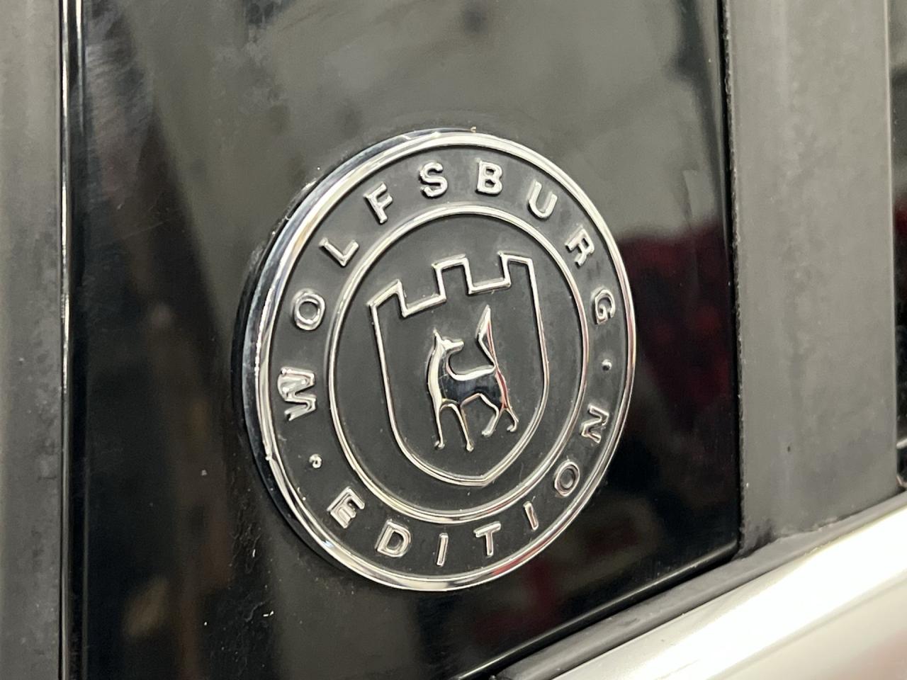 2017 Volkswagen Jetta WOLFSBURG | SUNROOF |HTD SEATS |CARPLAY | REAR CAM Photo