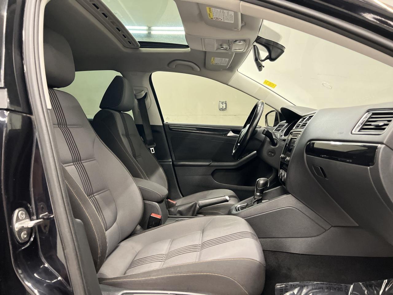 2017 Volkswagen Jetta WOLFSBURG | SUNROOF |HTD SEATS |CARPLAY | REAR CAM Photo