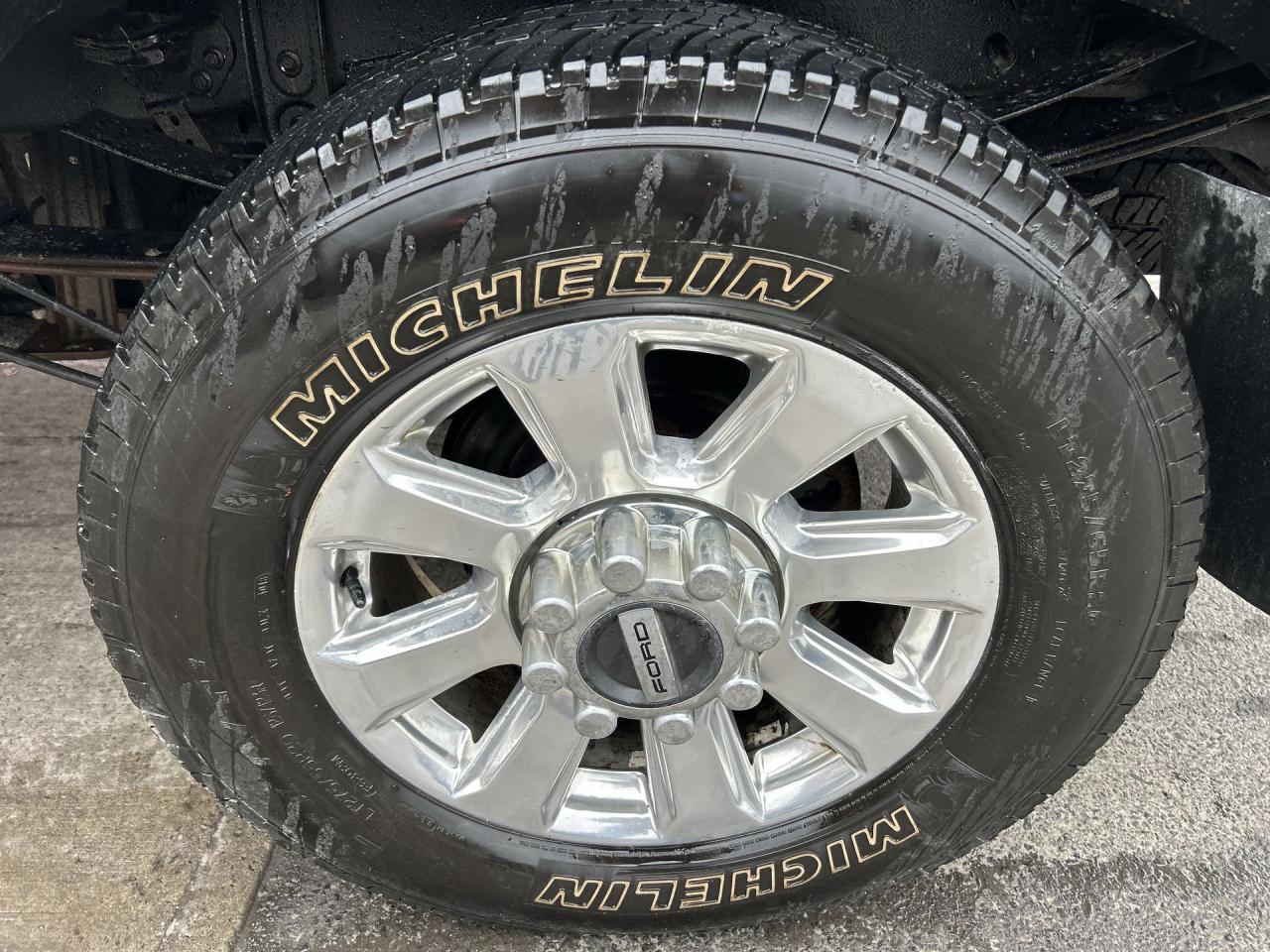 2019 Ford F-250 FX4 CREW 4X4 8FT BOX | LOW KMS! | TOW PKG | ALLOYS Photo