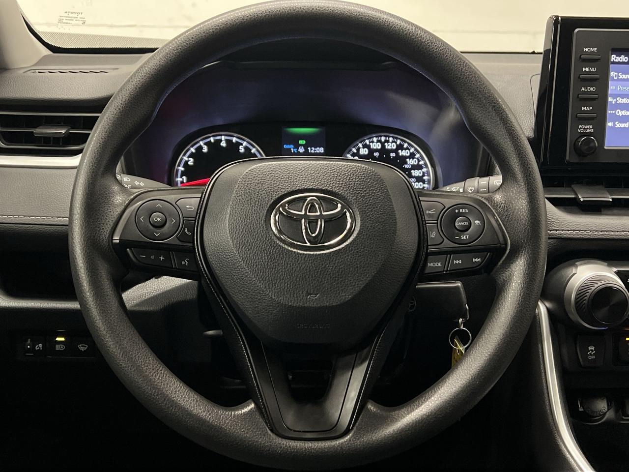 2020 Toyota RAV4 AWD |ONLY 60,000KMS| HTD SEATS |CARPLAY |BLUETOOTH Photo