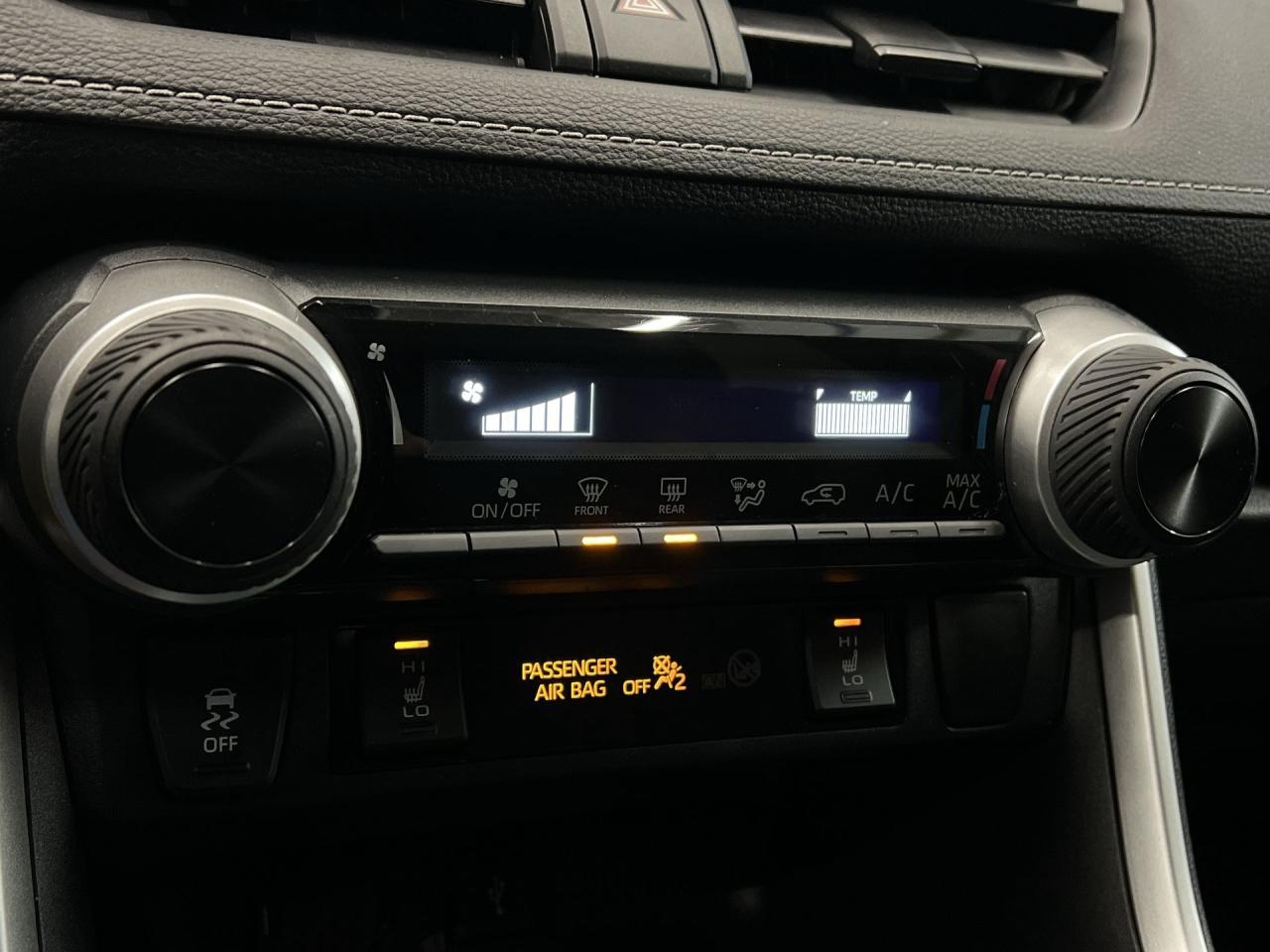 2020 Toyota RAV4 AWD |ONLY 60,000KMS| HTD SEATS |CARPLAY |BLUETOOTH Photo