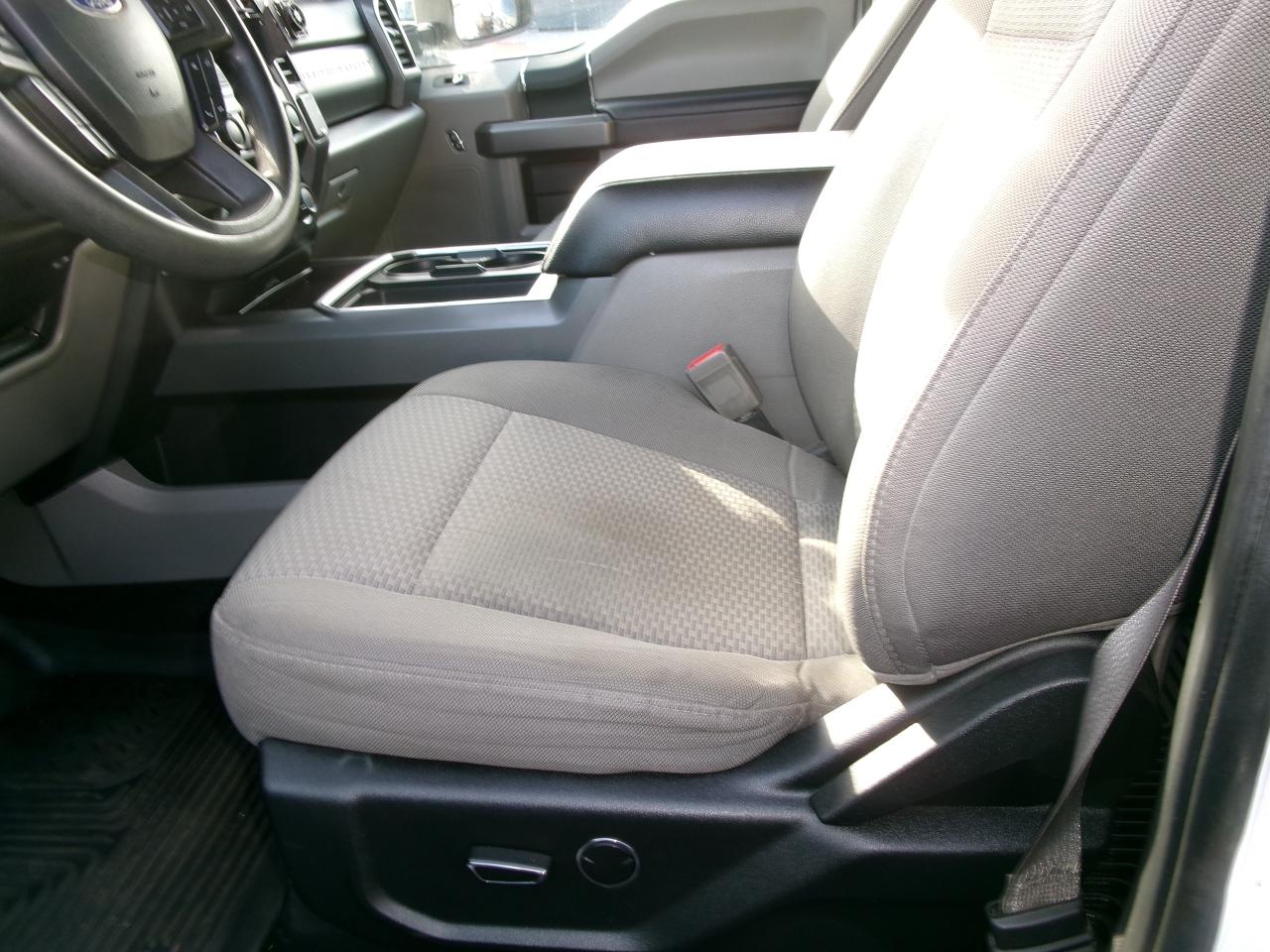 2019 Ford SUPER DUTY F-250 SRW XLT  4x4 Crew Cab Photo4