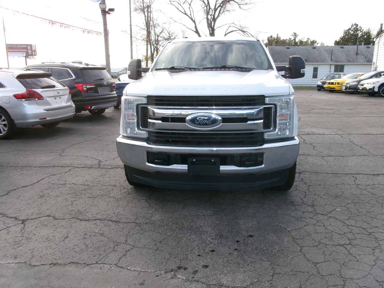 2019 Ford SUPER DUTY F-250 SRW XLT  4x4 Crew Cab Photo