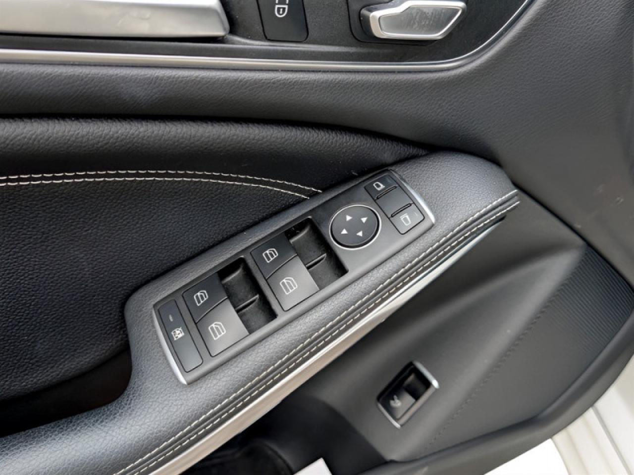 2018 Mercedes-Benz CLA-Class 250 4MATIC®  **ULTRA LOW KMS** Photo