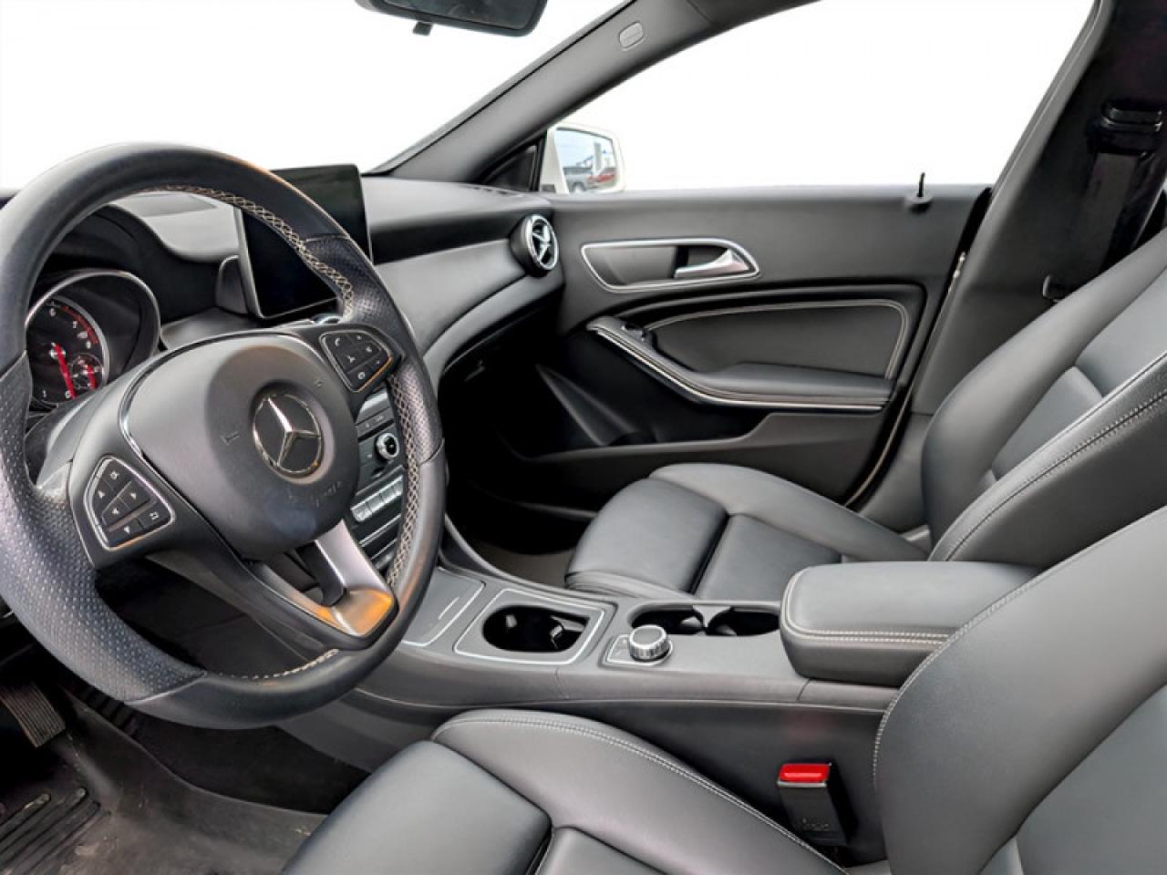 2018 Mercedes-Benz CLA-Class 250 4MATIC®  **ULTRA LOW KMS** Photo