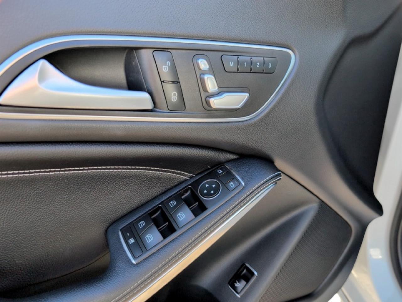 2018 Mercedes-Benz CLA-Class 250 4MATIC®  **ULTRA LOW KMS** Photo