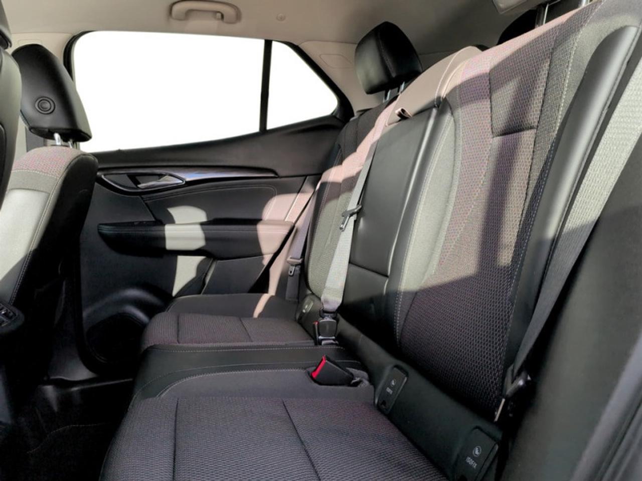 2023 Buick Envision Preferred   **CLEAN CF - LOW KMS** Photo