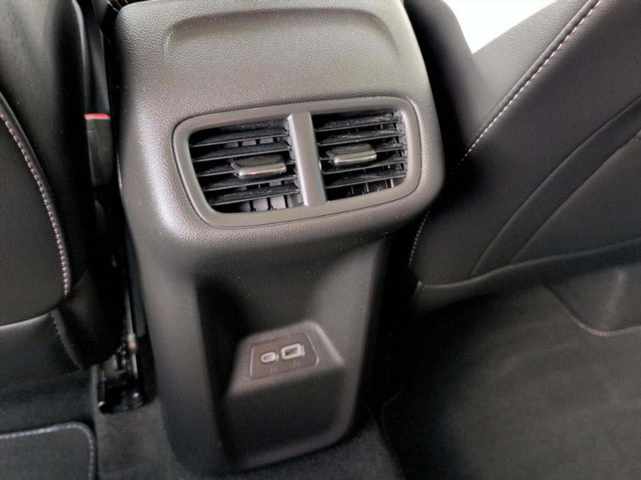 2023 Buick Envision Preferred   **CLEAN CF - LOW KMS** Photo