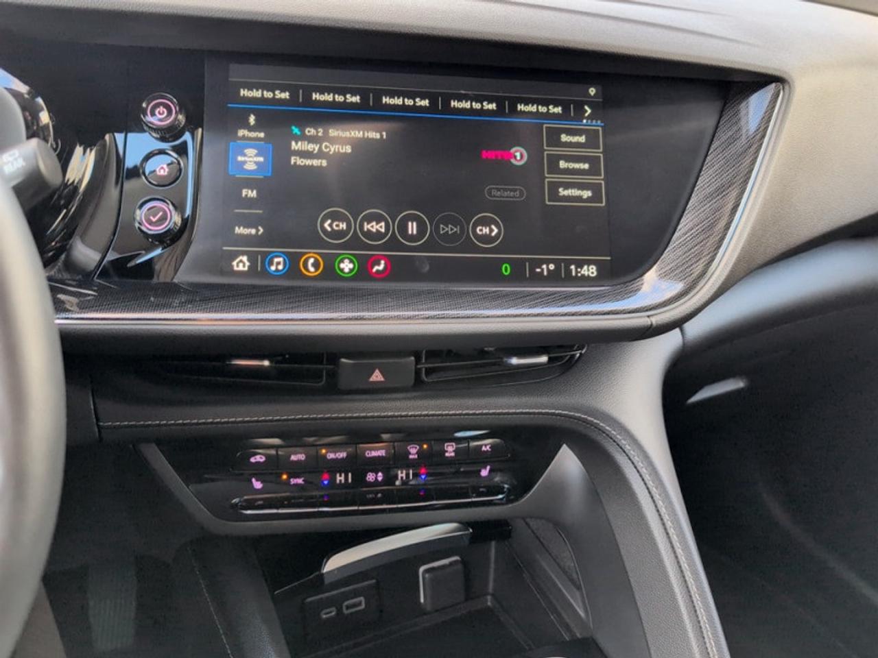 2023 Buick Envision Preferred   **CLEAN CF - LOW KMS** Photo