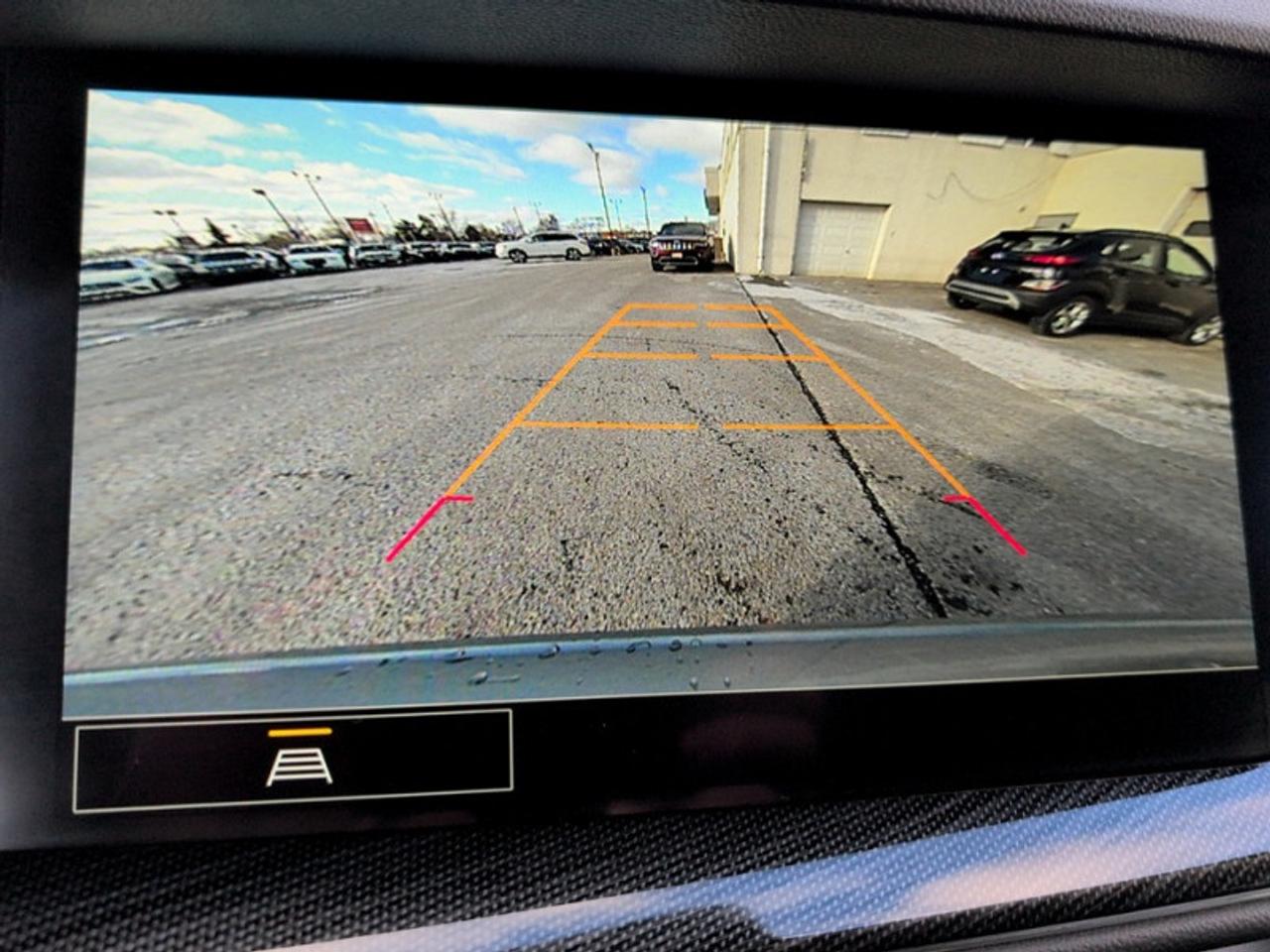 2023 Buick Envision Preferred   **CLEAN CF - LOW KMS** Photo