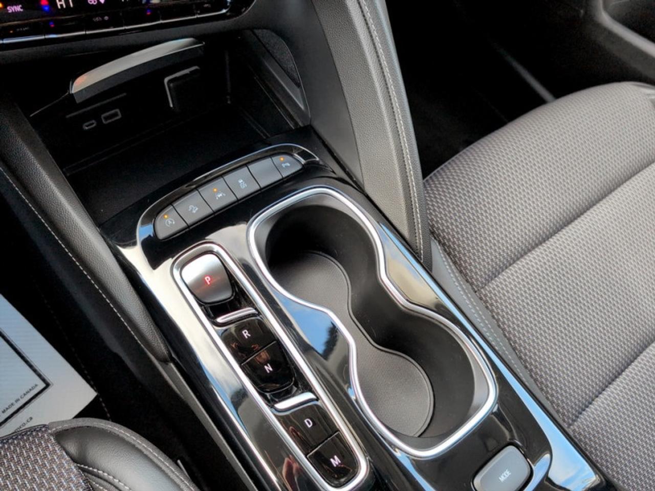 2023 Buick Envision Preferred   **CLEAN CF - LOW KMS** Photo