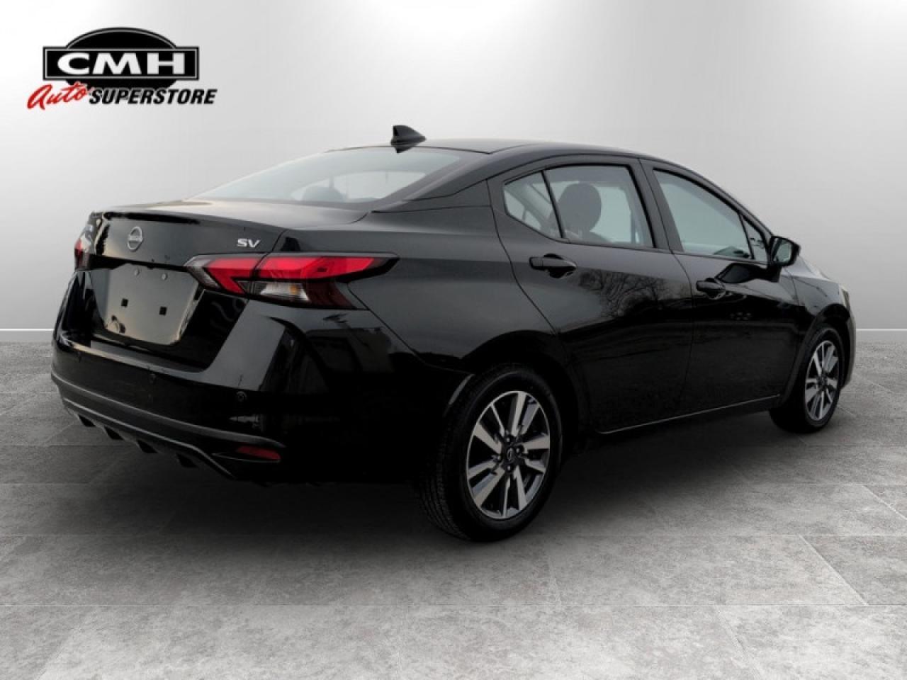 2023 Nissan Versa SV  **CLEAN CARFAX** Photo4