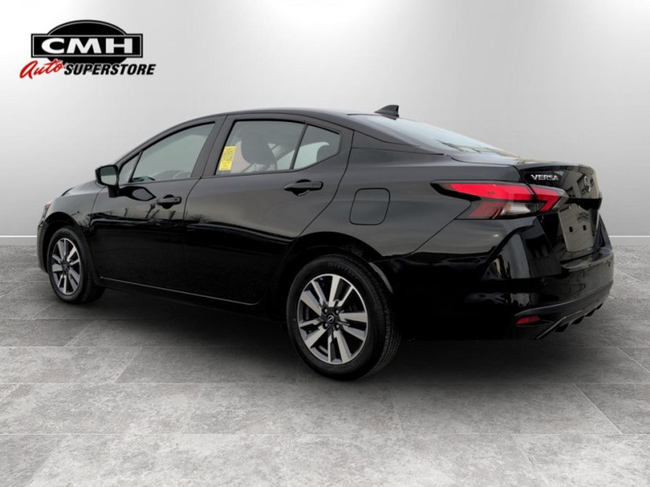 2023 Nissan Versa SV  **CLEAN CARFAX** Photo