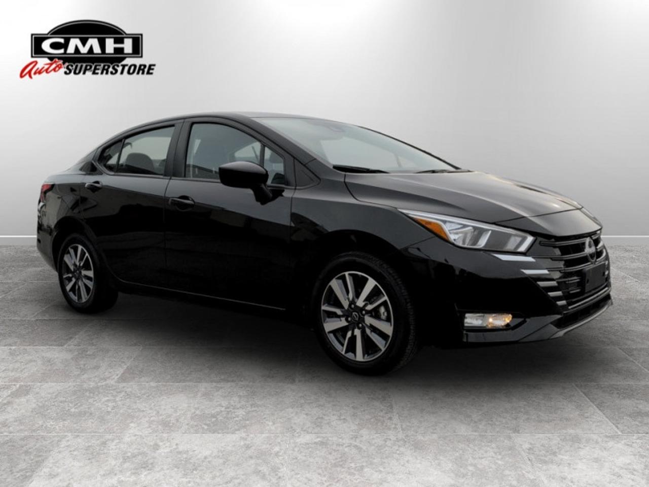 2023 Nissan Versa SV  **CLEAN CARFAX** Photo