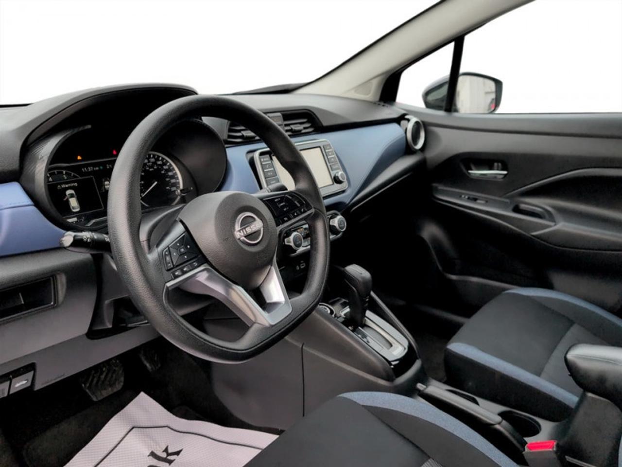 2023 Nissan Versa SV  **CLEAN CARFAX** Photo