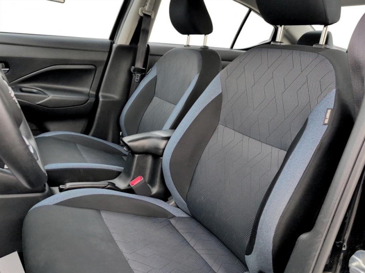 2023 Nissan Versa SV  **CLEAN CARFAX** Photo