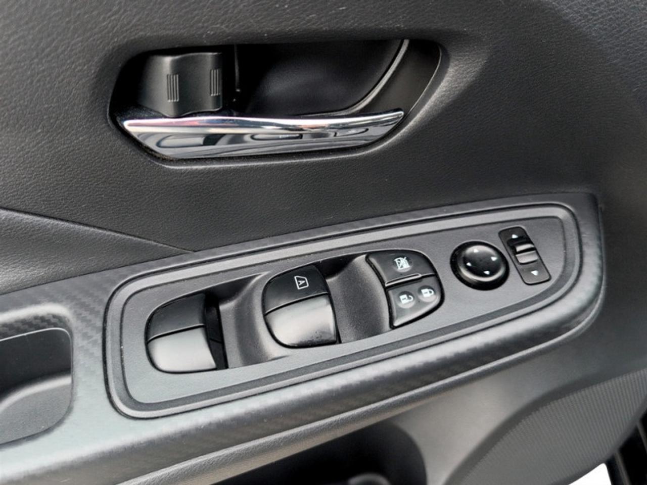 2023 Nissan Versa SV  **CLEAN CARFAX** Photo