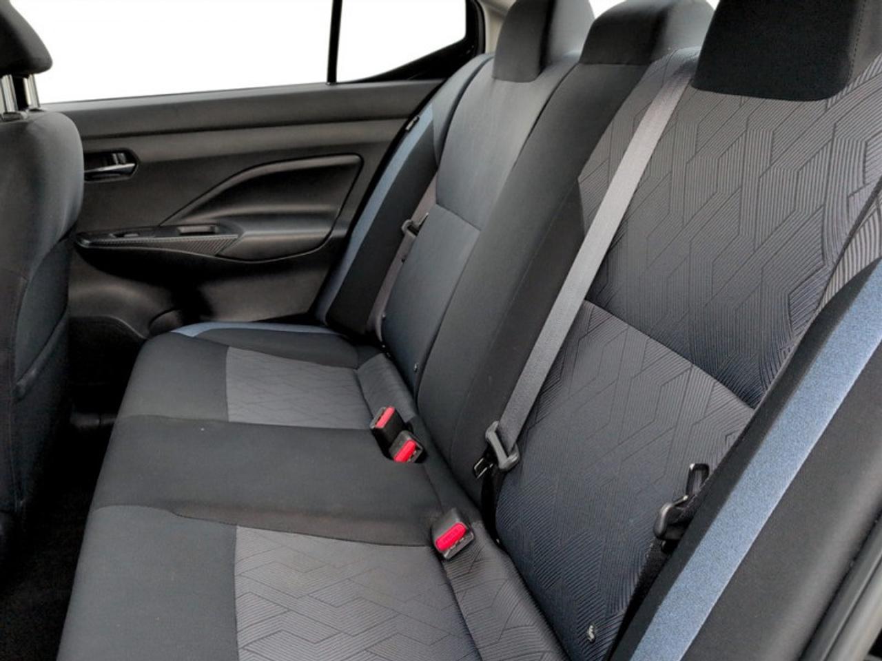 2023 Nissan Versa SV  **CLEAN CARFAX** Photo