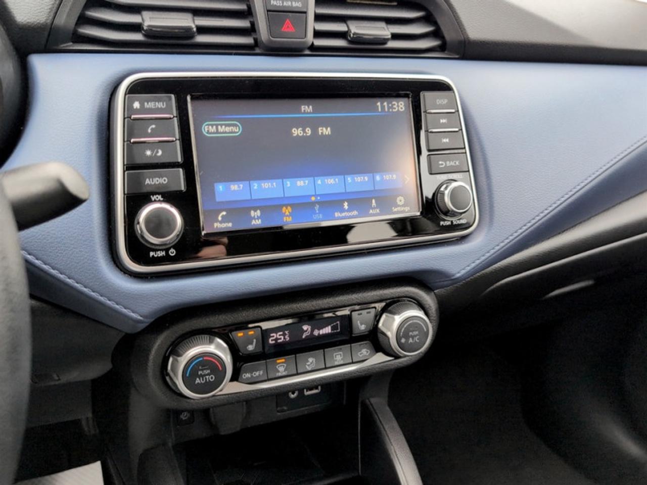 2023 Nissan Versa SV  **CLEAN CARFAX** Photo