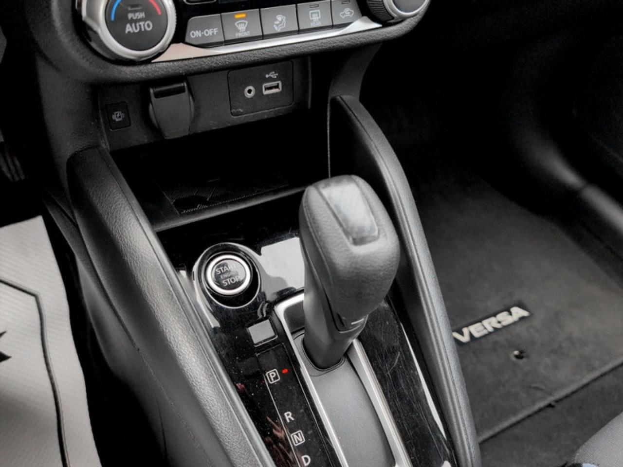 2023 Nissan Versa SV  **CLEAN CARFAX** Photo