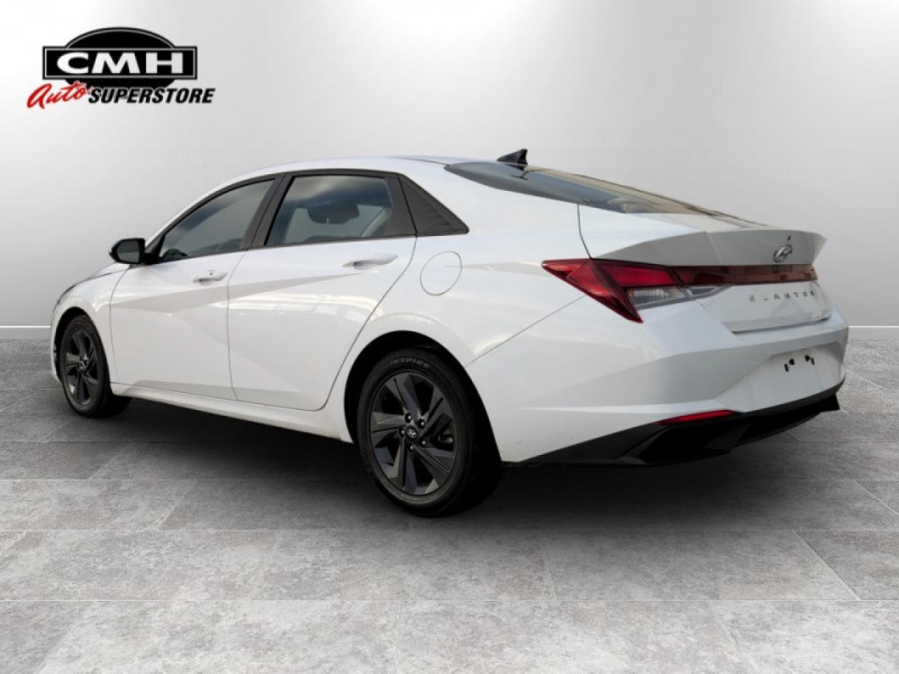 2022 Hyundai Elantra Preferred w/Sun and Tech  **SUNROOF** Photo2