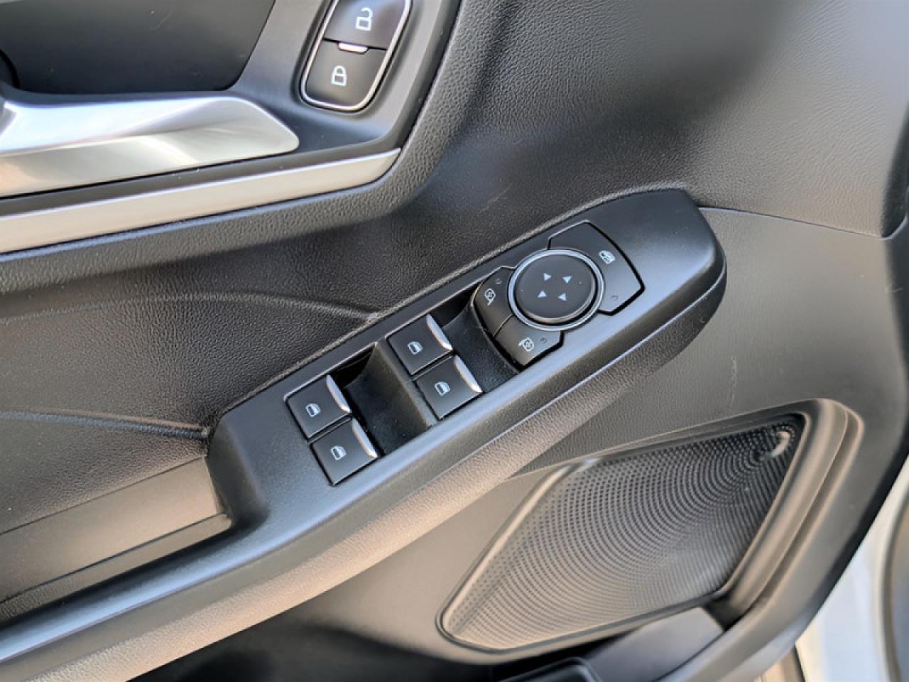 2021 Ford Escape SEL Photo