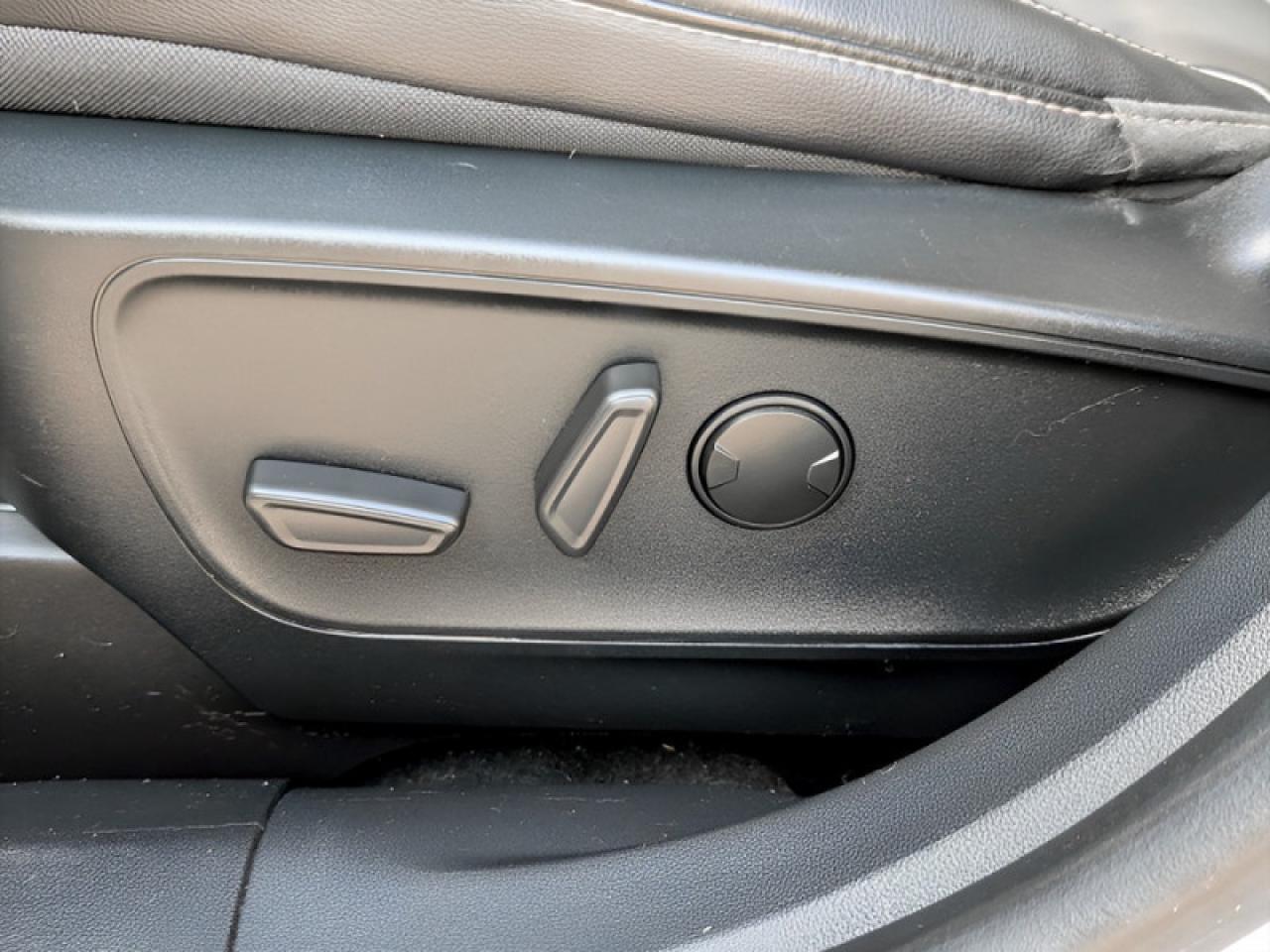 2021 Ford Escape SEL Photo