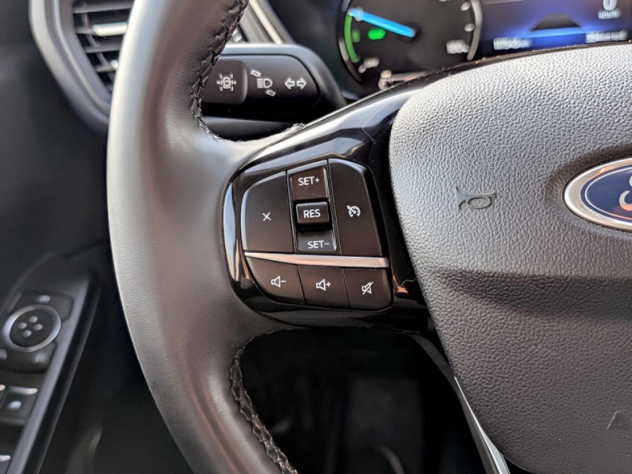 2021 Ford Escape SEL Photo