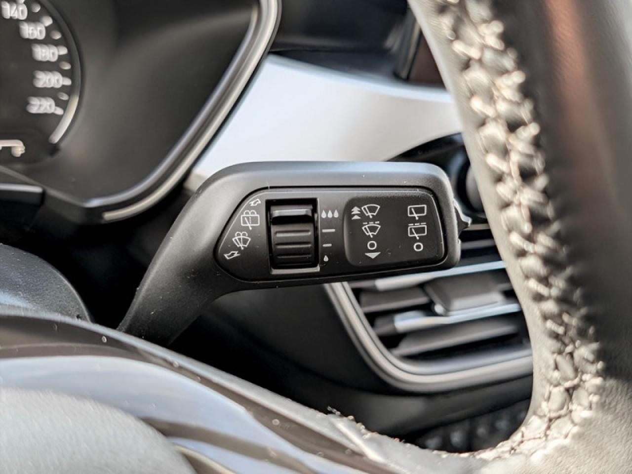 2021 Ford Escape SEL Photo