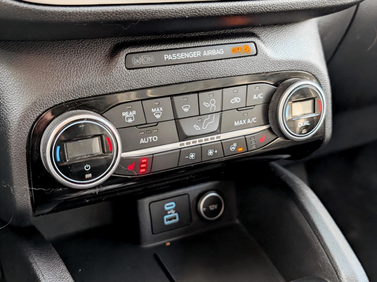 2021 Ford Escape SEL Photo