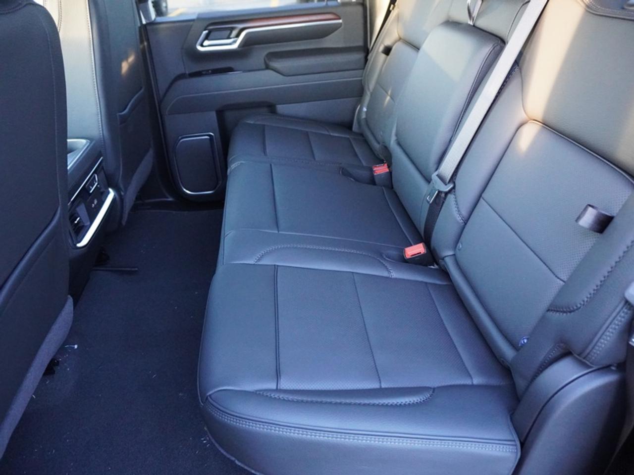 2026 GMC Sierra 2500 HD Denali  - Leather Seats Photo