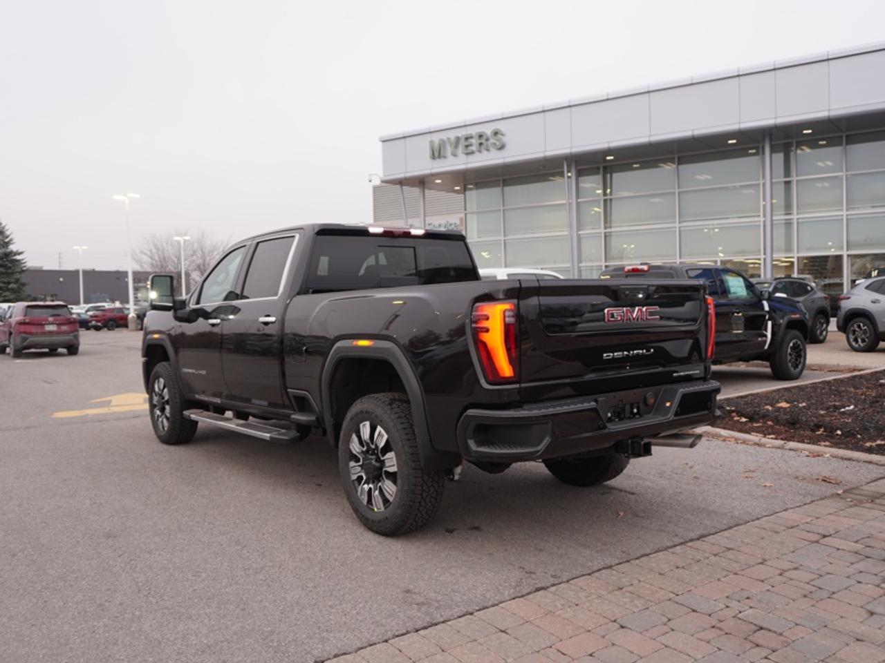 2026 GMC Sierra 2500 HD Denali  - Leather Seats Photo