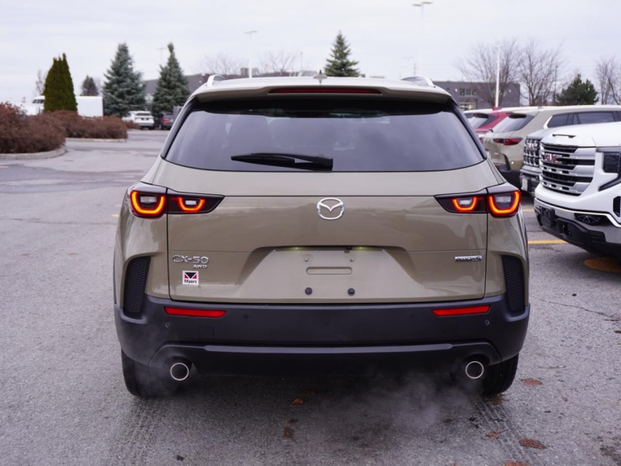 2023 Mazda CX-50 GT  -  Sunroof -  Cooled Seats Photo4