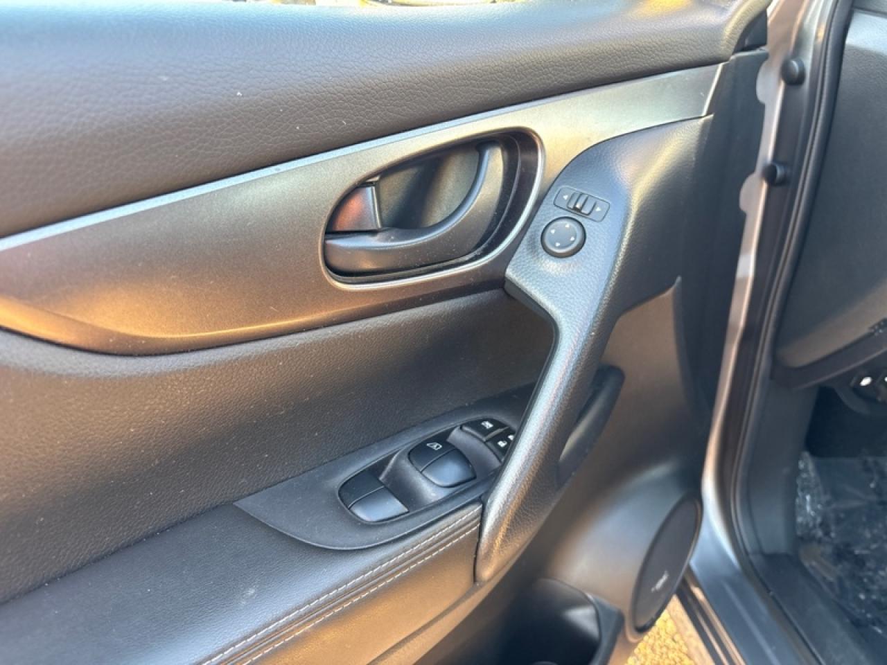 2023 Nissan Qashqai S AWD  AWD, Low Mileage Photo