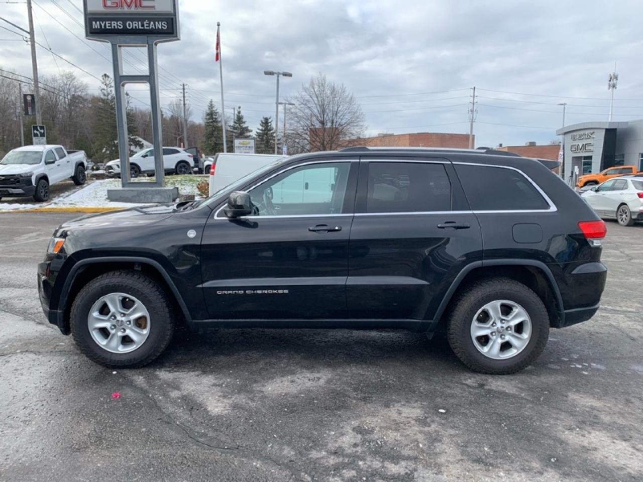 2016 Jeep Grand Cherokee Laredo Photo