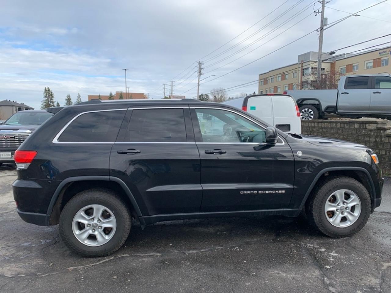 2016 Jeep Grand Cherokee Laredo Photo