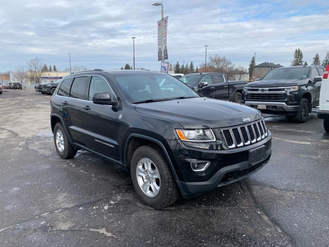2016 Jeep Grand Cherokee Laredo Photo