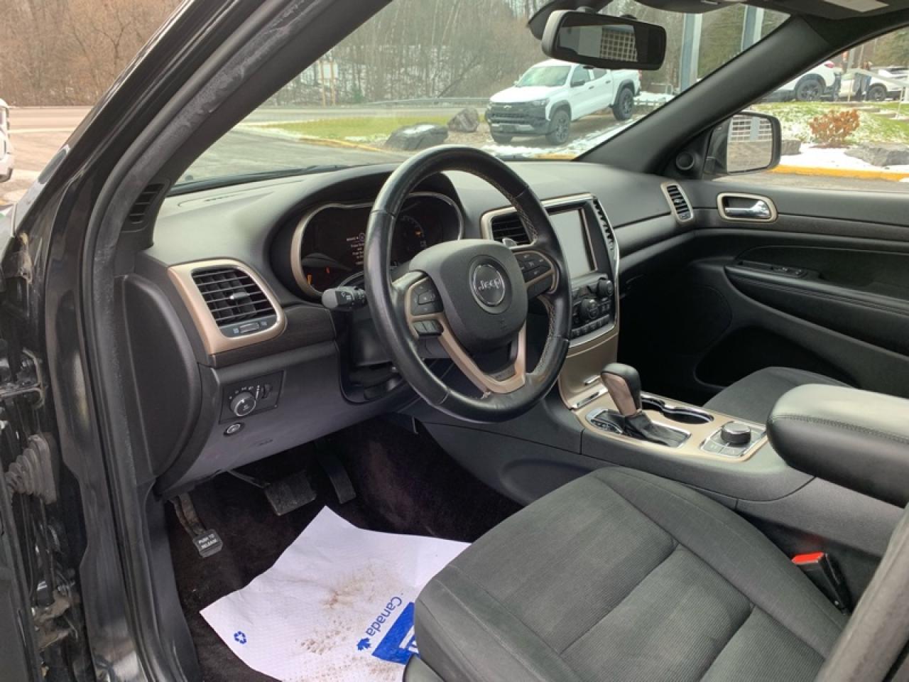 2016 Jeep Grand Cherokee Laredo Photo