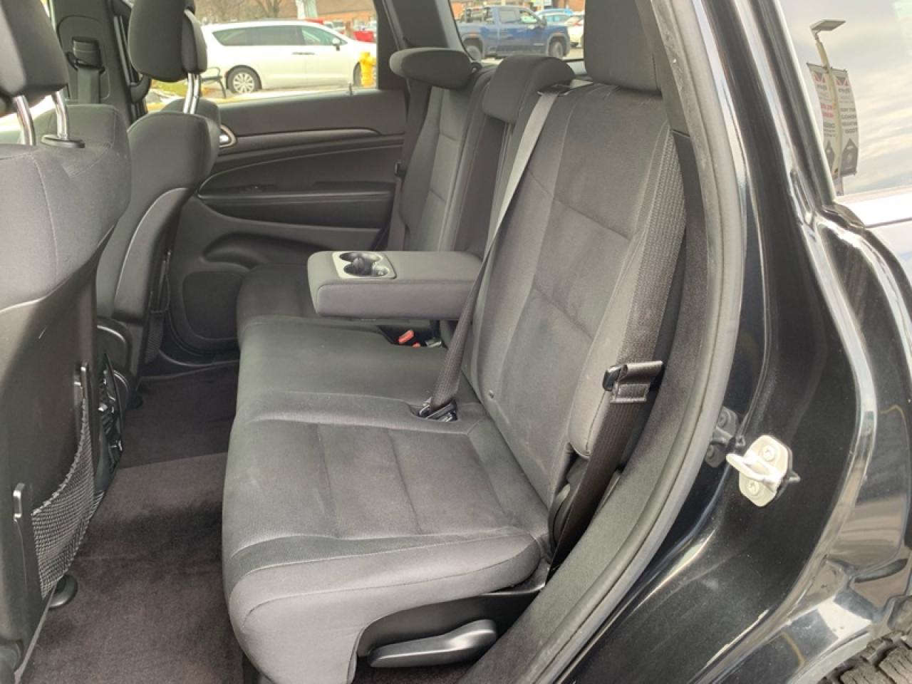 2016 Jeep Grand Cherokee Laredo Photo