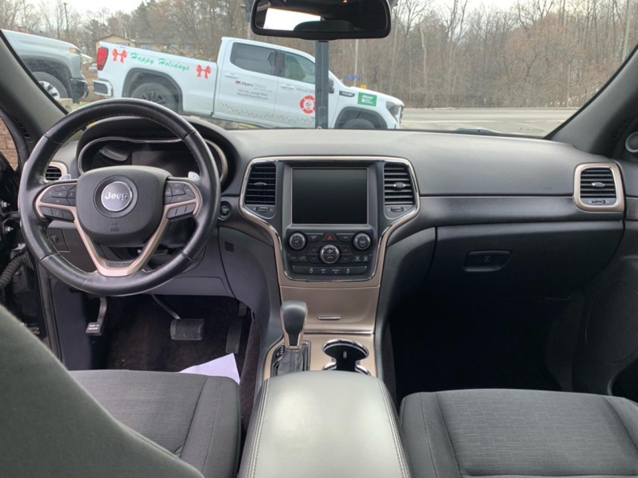 2016 Jeep Grand Cherokee Laredo Photo