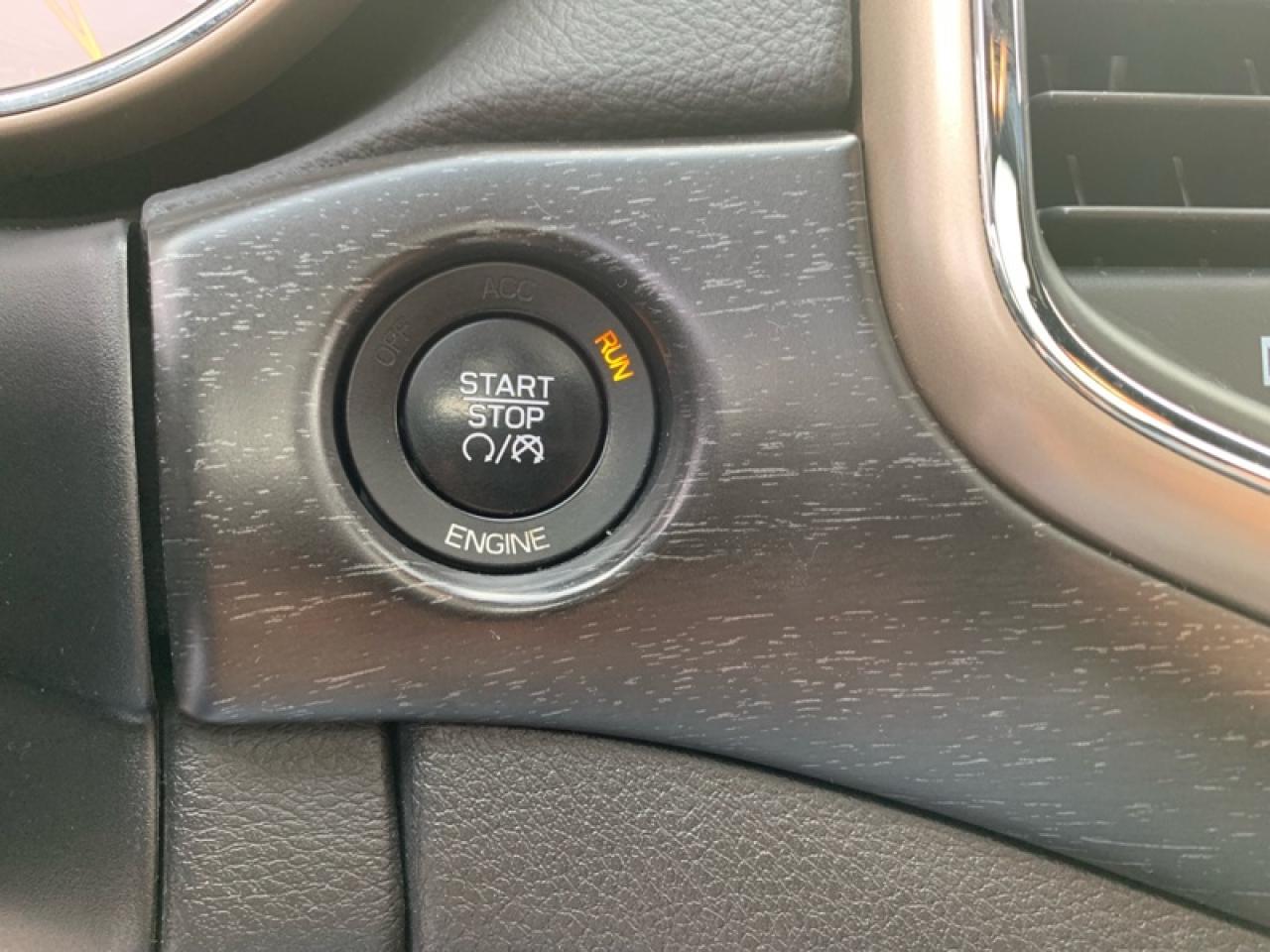 2016 Jeep Grand Cherokee Laredo Photo