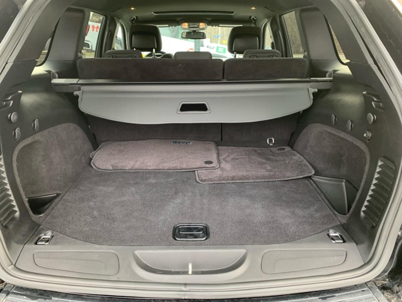 2016 Jeep Grand Cherokee Laredo Photo