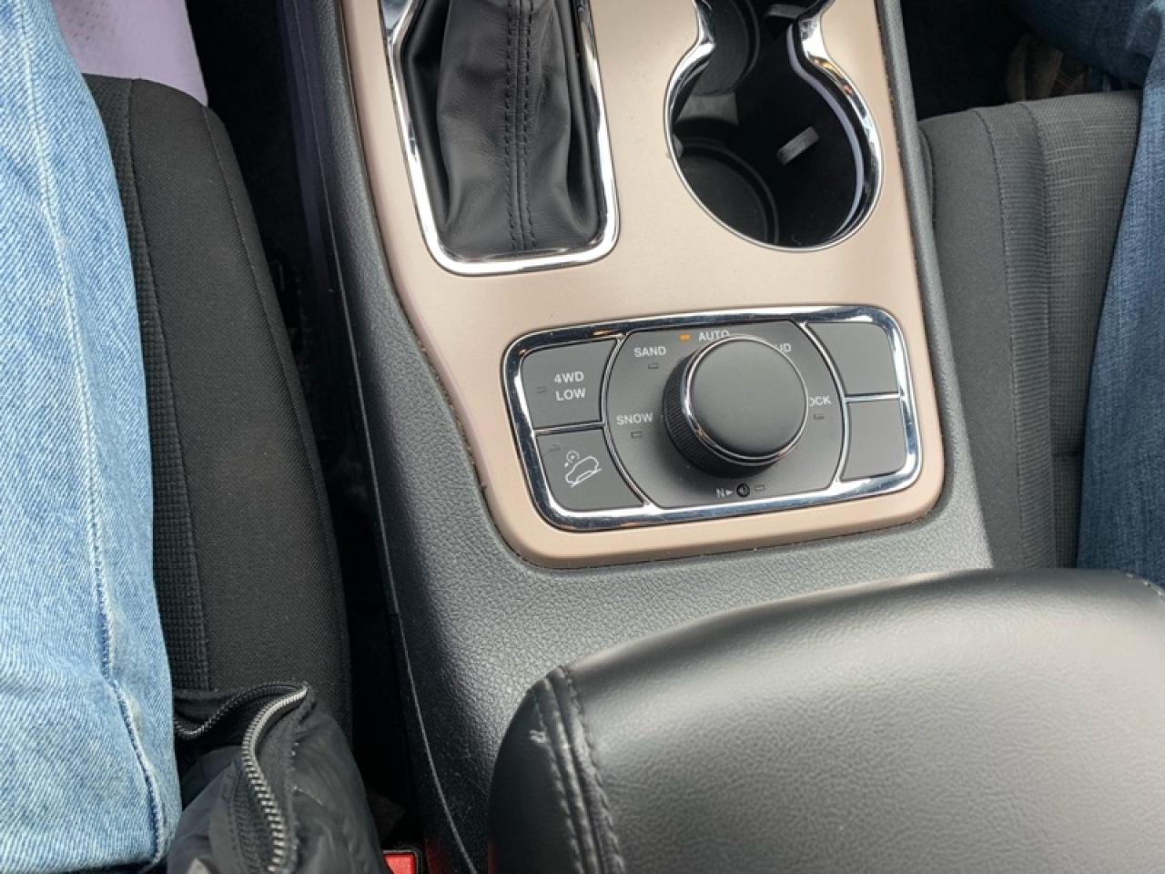 2016 Jeep Grand Cherokee Laredo Photo