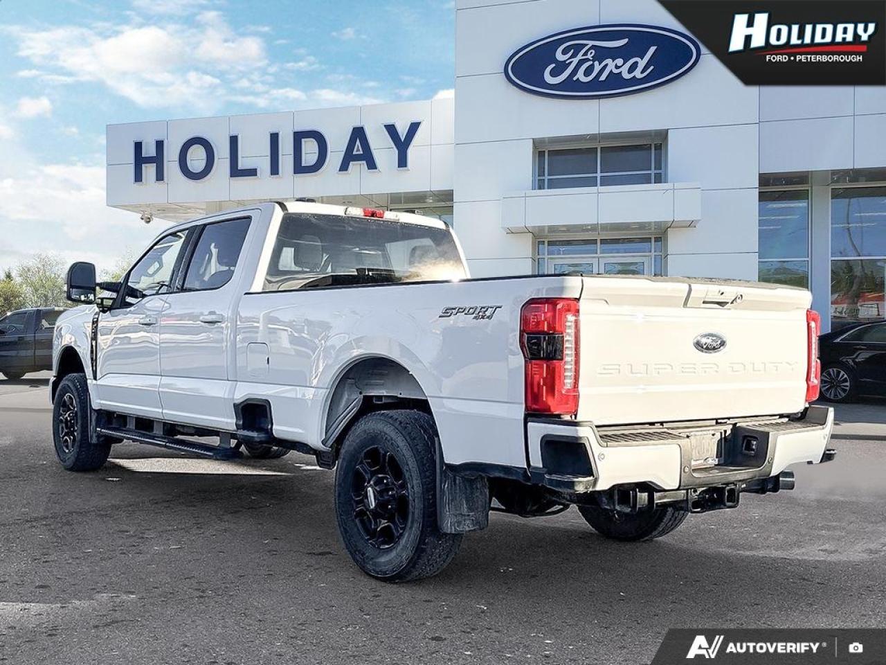 2024 Ford F-250 Super Duty SRW XLT Photo3