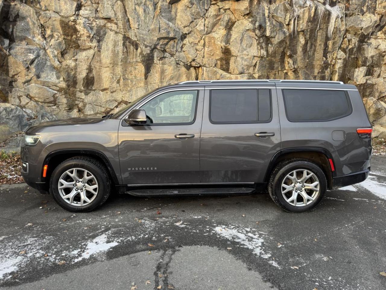 2022 Jeep Wagoneer Series II 4x4 Photo3