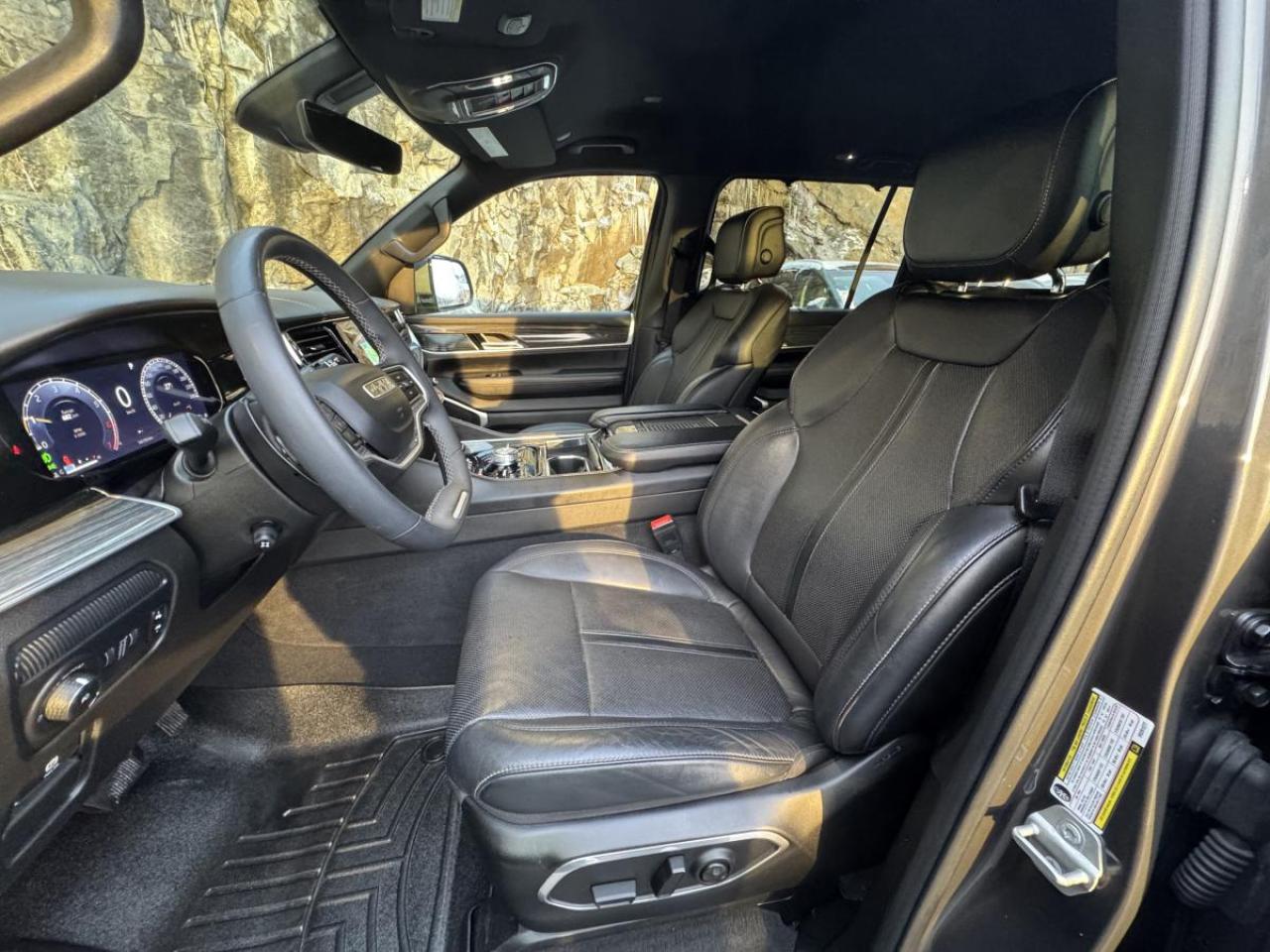 2022 Jeep Wagoneer Series II 4x4 Photo